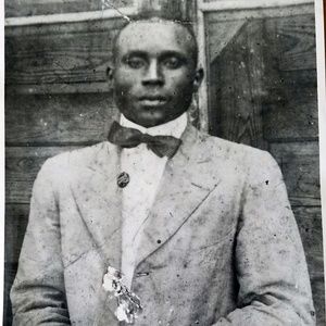 Meet your Posher, Delly